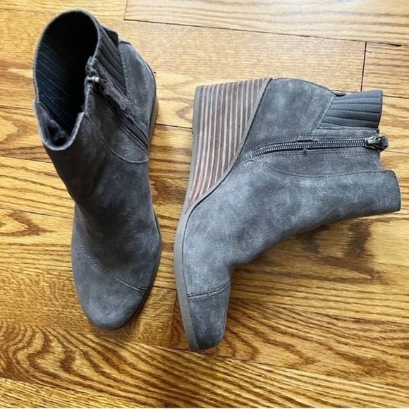 Toms Boots Womens 9 Sadie Wedge Heels Ankle Booties 10016846 Gray Suede Side Zip - Picture 2 of 8